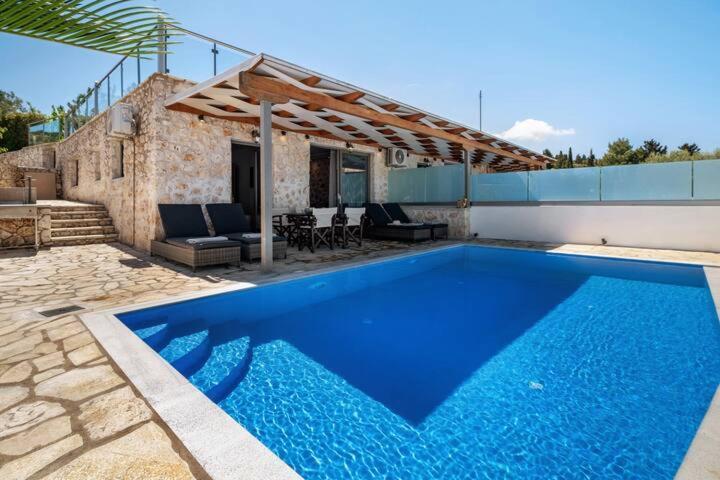 Villas Goudis Tsoukaládhes エクステリア 写真
