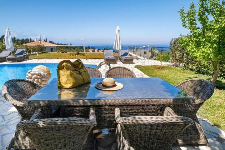 Villas Goudis Tsoukaládhes エクステリア 写真
